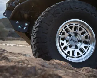 Method wheel on a mud tire