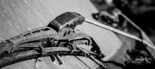Broekn wiper blade