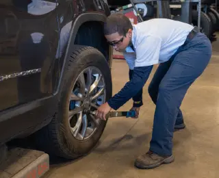 A tire sidewall with the parts of the size called out.